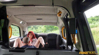 Fake Taxi - Vékony francia nőci benne van a dugásban