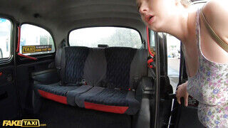 Fake Taxi - Lucy Heart a fullos kicsike orosz pina