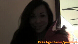 FakeAgent - műcsöcsös gádzsi szívesen lovagol