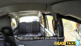 Fake Taxi - Eva Johnson egy jót kupakol a kocsiban