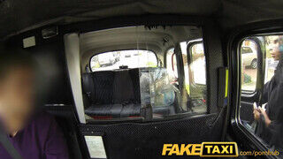 FakeTaxi - Lola Marie a néger kívánatos nőci