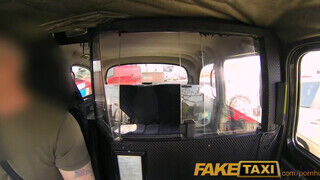 FakeTaxi - Lucy Devine a gigászi popós nővérke