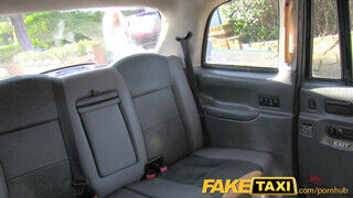 FakeTaxi - Mennyasszony a taxiban kúr