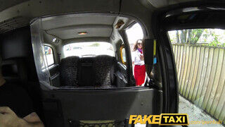 FakeTaxi - Fiatal ribancok dugnak a taxiban