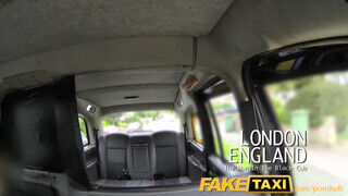 FakeTaxi - Chantelle Fox megkefélve a taxiban