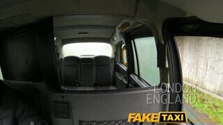 FakeTaxi - Jordan Pryce a méretes tőgyes milf