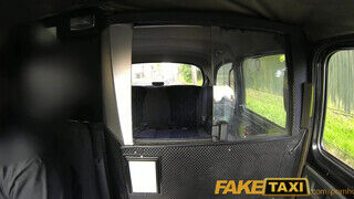 FakeTaxi - Victoria Summers élvezi ha döngetik