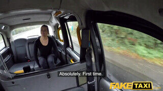 Fake Taxi - Nikky Dream gigantikus tőgyes szöszi