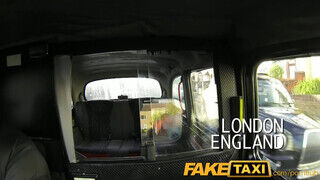 FakeTaxi - fiatal csajszika szopja az korosodó taxist