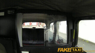 FakeTaxi - kinyalás cumizás és baszás is belefért