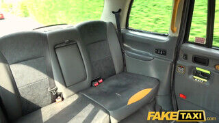 Fake Taxi - Rhiannon Ryder péniszt akar a ánuszába