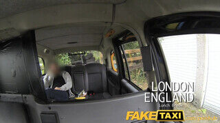 FakeTaxi - maga mutogató csajszi a taxiban