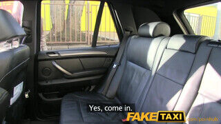 FakeTaxi - félénk szuka belelendül a dologba