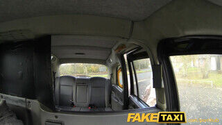 FakeTaxi - brutáljó világos szőke gádzsi szenvedélyes fehérneműben