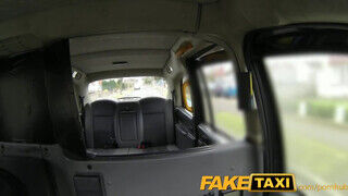 FakeTaxi - ez a maca sem tud ellenállni a óriási fasznak