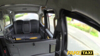 Fake Taxi - Gigantikus picsájú kolumbiai milf segg lyukba kúrva