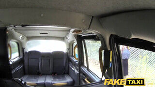 Fake Taxi - idősebb gádzsi gigantikus bájdorongot akar