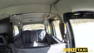 Fake Taxi - Tasha Holz az óriás kannás maca