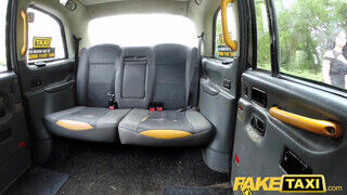 Fake Taxi - Csöcsös gádzsi kefél a hátsó ülésen