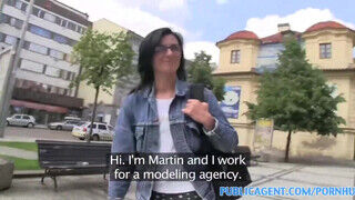 PublicAgent - kerek pinájú cseh Milf pipi