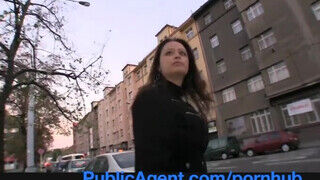 PublicAgent - Sirale a gigantikus cicis pipi