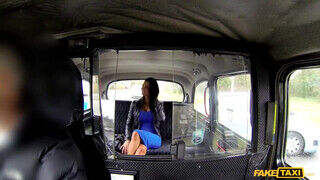Fake Taxi - Jasmine Jae a csábító csöcsös milf