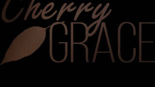 Cherry Grace vonzó fehérneműben