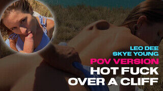 Skye Young megdöngetve a tenger parton