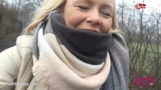 Forró tini bige kerékpáron dörzsöli lucskos puncáját